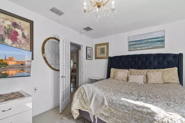 Hallandale Beach, FL 33009,601 SW 5th CT