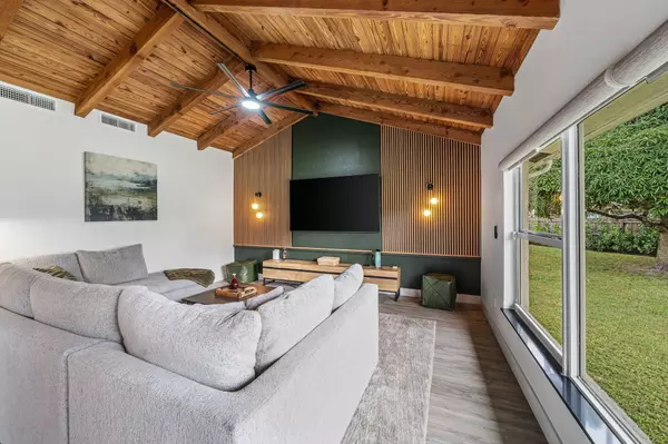 Wellington, FL 33414,12192 Branding Iron CT