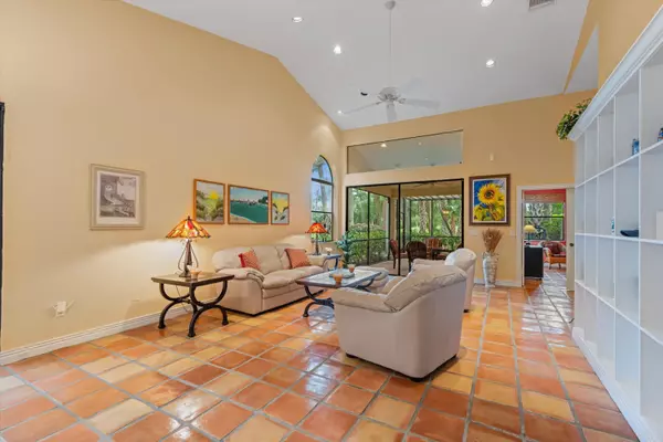 West Palm Beach, FL 33411,1535 Fairway TER