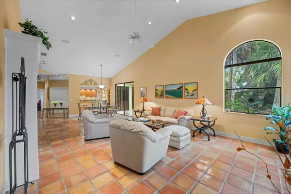 West Palm Beach, FL 33411,1535 Fairway TER