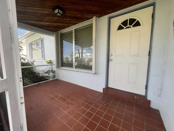 Lantana, FL 33462,334 Anderson RD