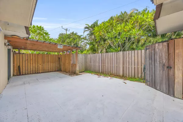 Palm Beach Gardens, FL 33418,1914 19th LN