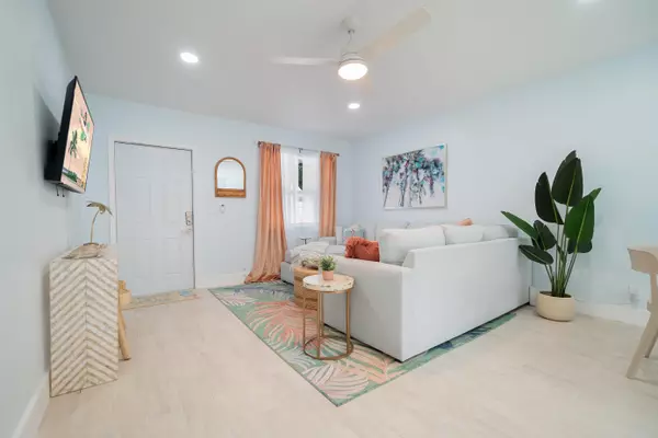 West Palm Beach, FL 33401,1332 Longwood ST