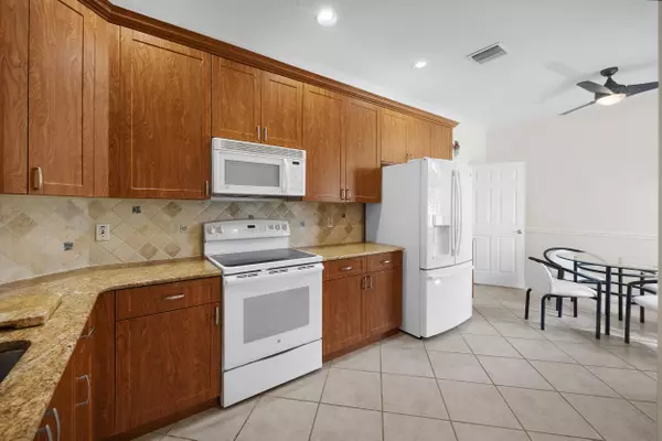 Boynton Beach, FL 33437,9615 N Crescent View DR