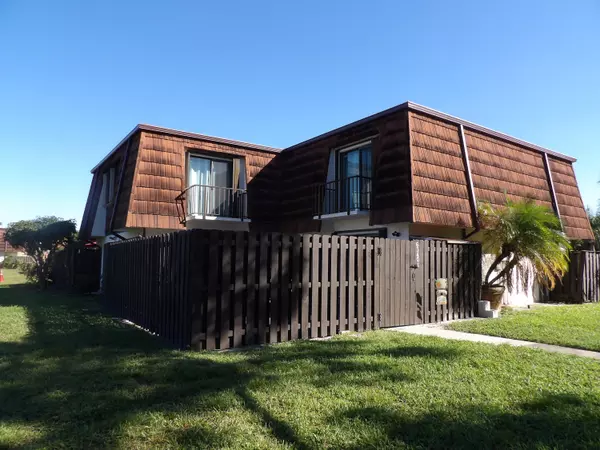 6340 Red Pine LN A, Greenacres, FL 33415