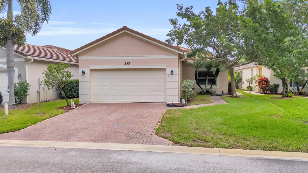253 SW Coconut Key WAY, Port Saint Lucie, FL 34987