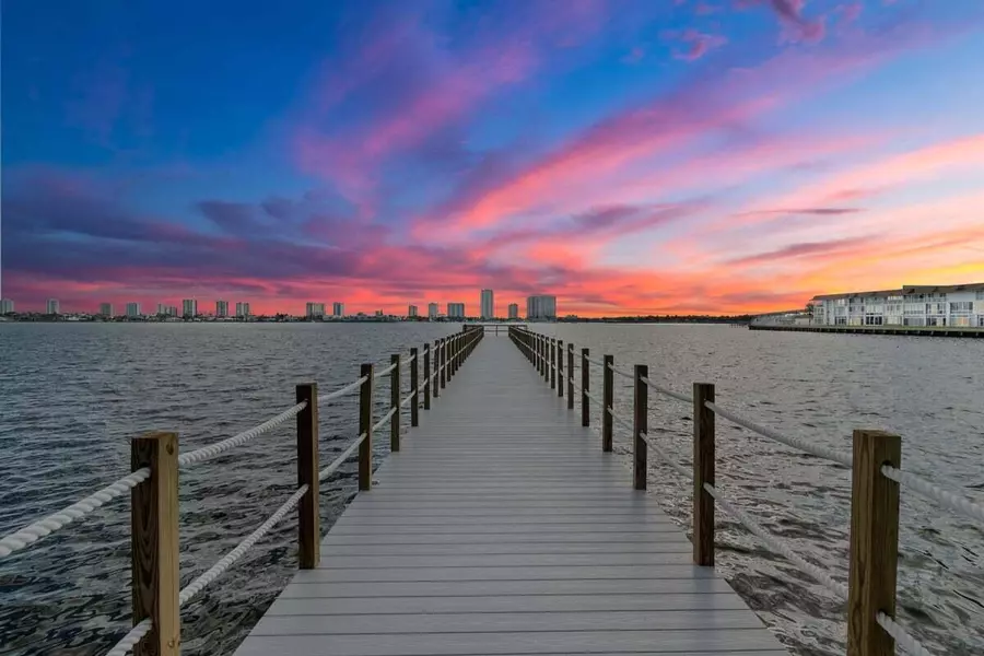 3040 Lake Shore DR 101, Riviera Beach, FL 33404