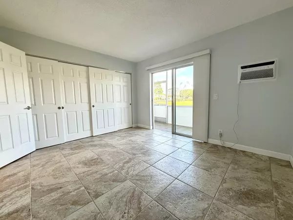 West Palm Beach, FL 33417,85 Berkshire D