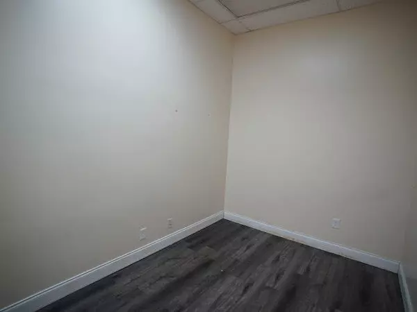 Greenacres, FL 33463,6040 Lake Worth RD