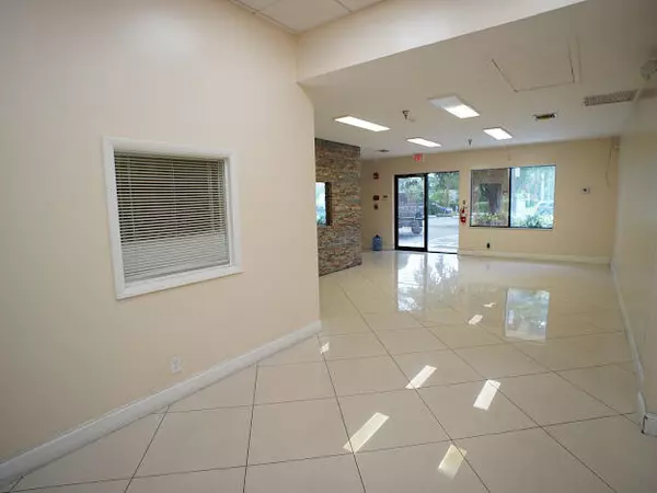 Greenacres, FL 33463,6040 Lake Worth RD