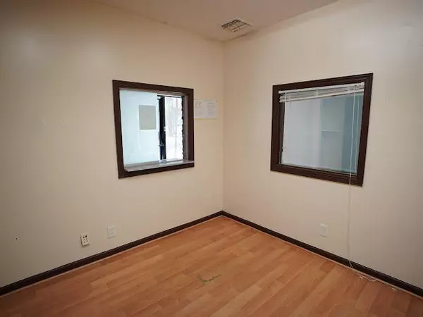 Greenacres, FL 33463,6040 Lake Worth RD