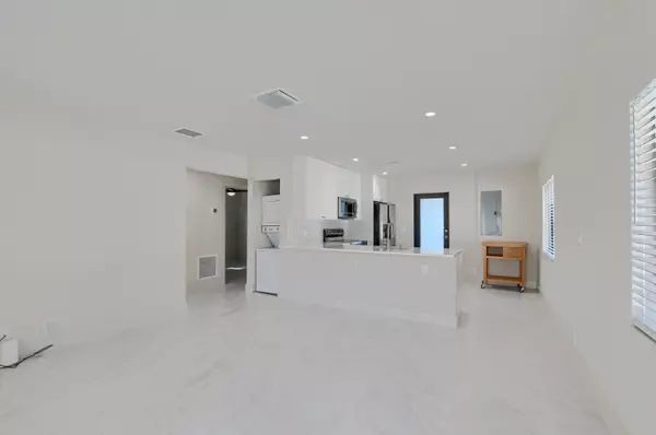 Delray Beach, FL 33444,2503 Oceanview AVE D