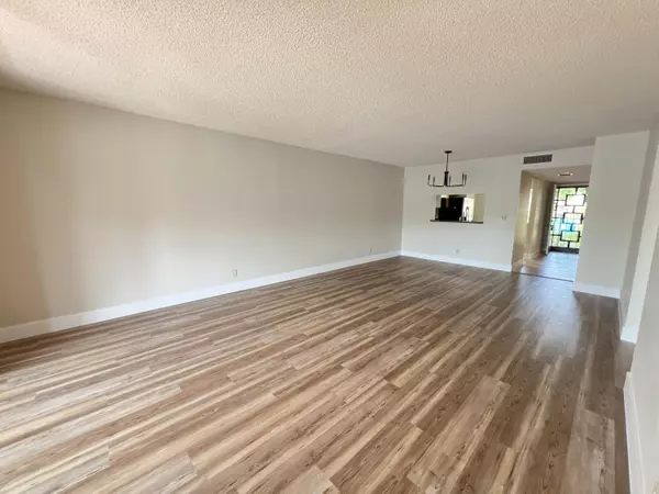 Delray Beach, FL 33446,7320 Amberly LN 207