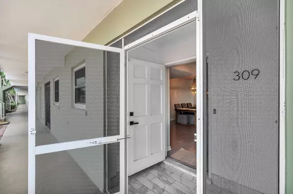 Boca Raton, FL 33431,711 NE Harbour TER 3090