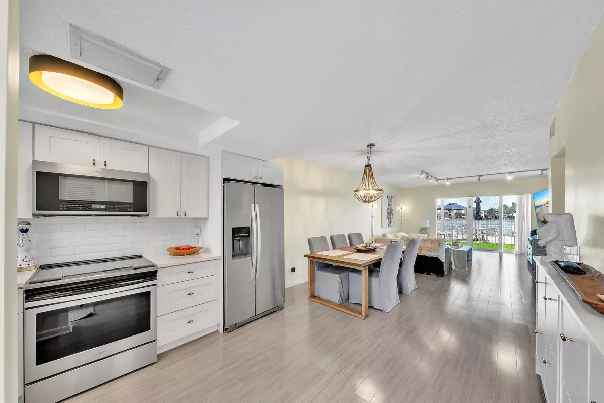 Boca Raton, FL 33431,711 NE Harbour TER 3090