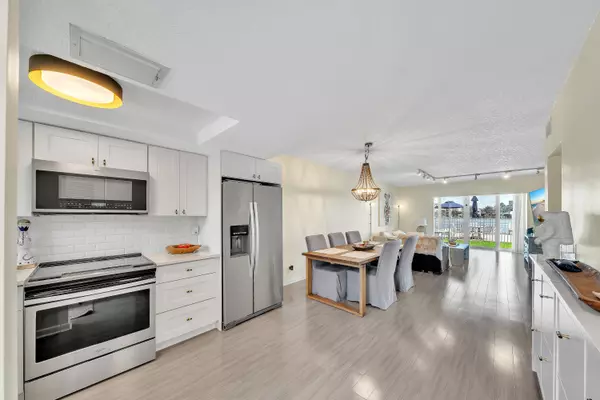 Boca Raton, FL 33431,711 NE Harbour TER 3090