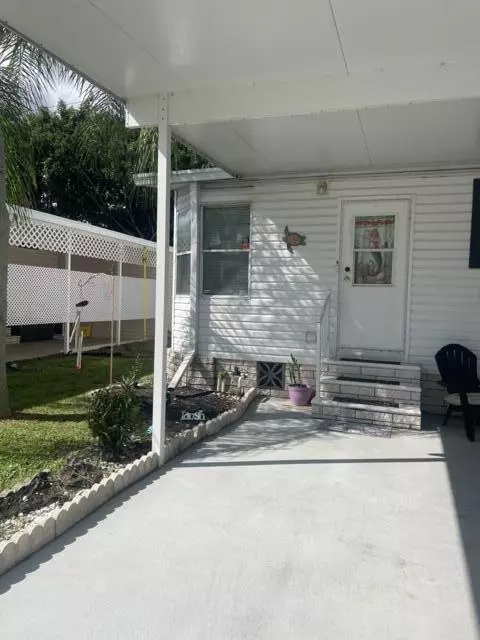 Stuart, FL 34997,7062 SE Yellowood LN