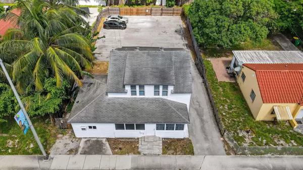 Dania Beach, FL 33004,220 SW 16th ST