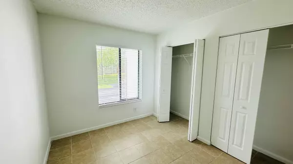 West Palm Beach, FL 33409,1006 Green Pine BLVD H2