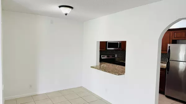 West Palm Beach, FL 33409,1006 Green Pine BLVD H2