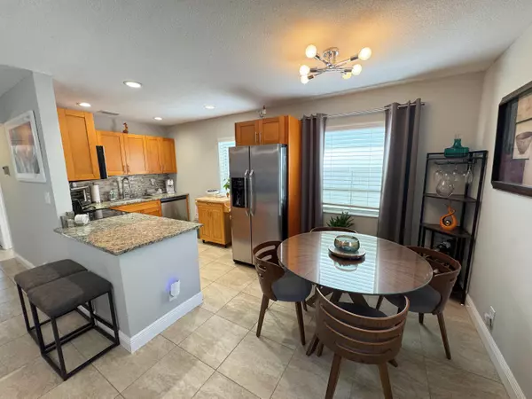 Delray Beach, FL 33484,174 Burgundy D