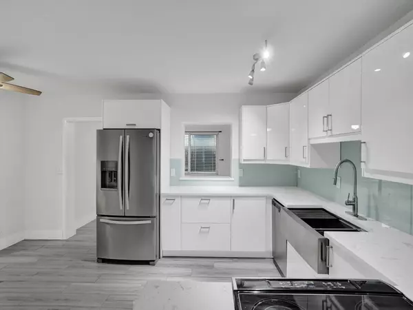 Oakland Park, FL 33334,601 NE 59th CT