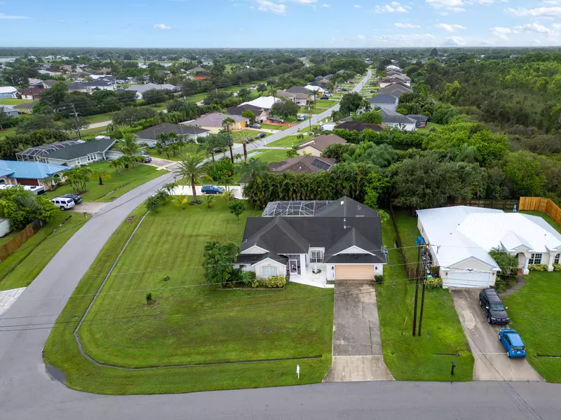 2962 SE Bella RD, Port Saint Lucie, FL 34984