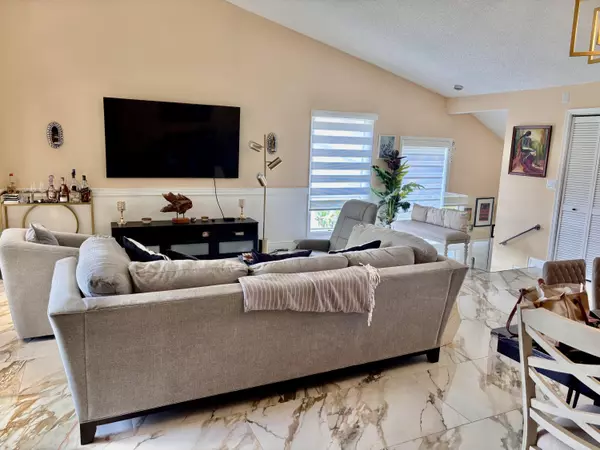 Boca Raton, FL 33433,7882 Granada PL 804