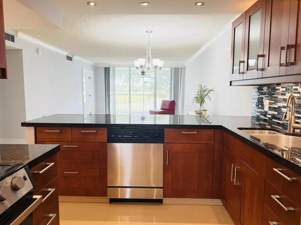 Pompano Beach, FL 33069,3080 N Course DR 202