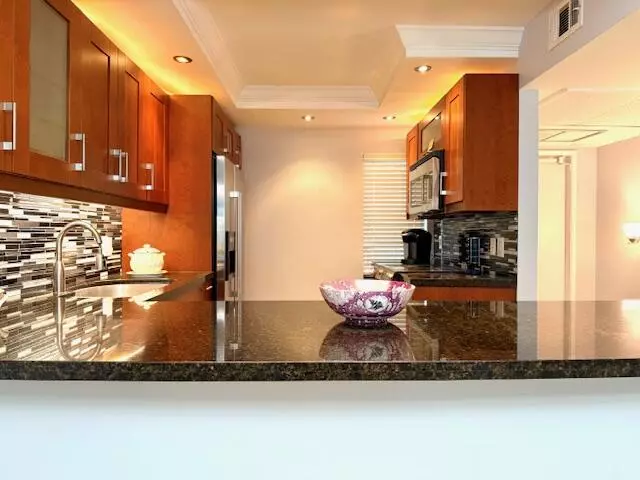 3080 N Course DR 202, Pompano Beach, FL 33069