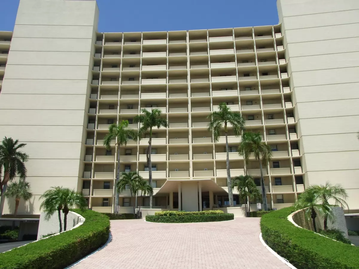 North Palm Beach, FL 33408,130 Lakeshore DR 522