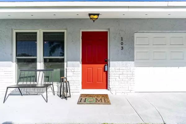 Stuart, FL 34997,103 SE Norfolk BLVD