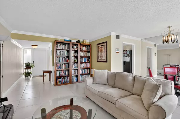 Boca Raton, FL 33434,1004 Bridgewood PL