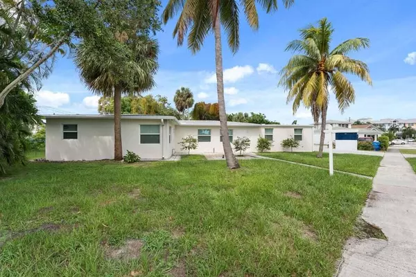 Lantana, FL 33462,121 S Lake DR B