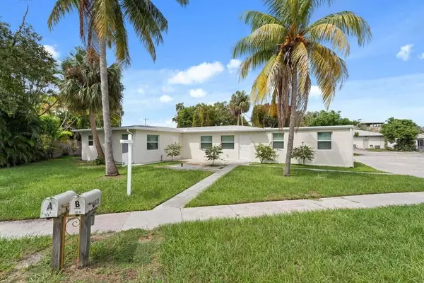 Lantana, FL 33462,121 S Lake DR B