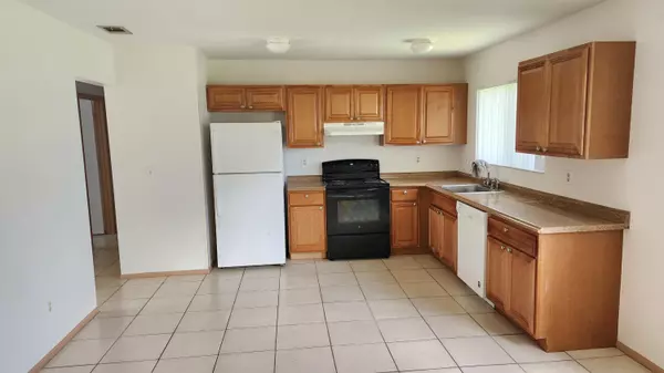 Port Saint Lucie, FL 34983,651 NW Sharpe ST