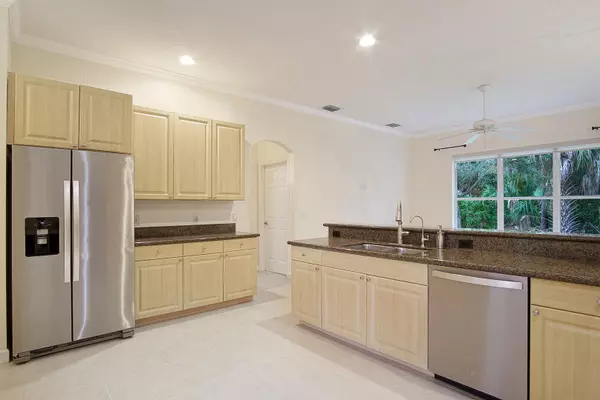 Port Saint Lucie, FL 34983,430 NW Dover CT