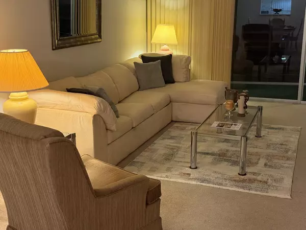 23099 N Barwood LN 402, Boca Raton, FL 33428