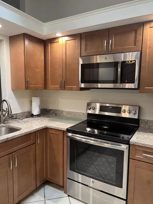 Boynton Beach, FL 33437,10555 Garden Palm CT A