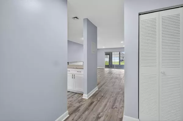 West Palm Beach, FL 33411,251 Lake Meryl DR 251