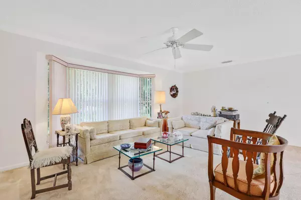 Tequesta, FL 33469,73 E Fairview