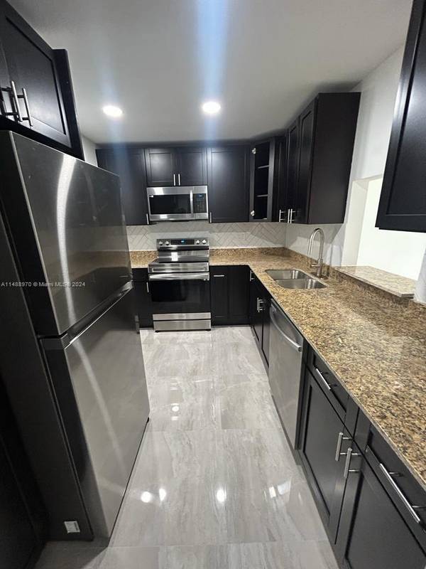 4314 NW 9th AVE 4-3a, Deerfield Beach, FL 33064