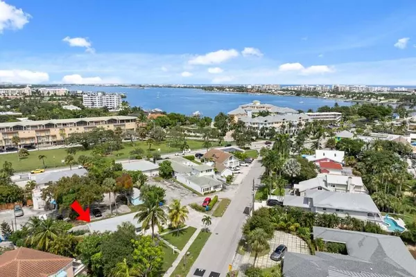 Lantana, FL 33462,121 S Lake DR A