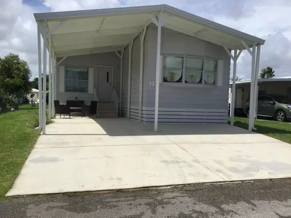 32 Flamenco WAY, Port Saint Lucie, FL 34952