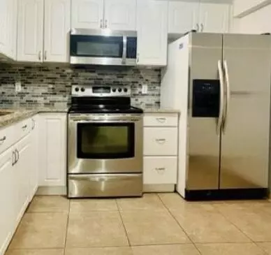 Pompano Beach, FL 33064,4311 Crystal Lake DR 116