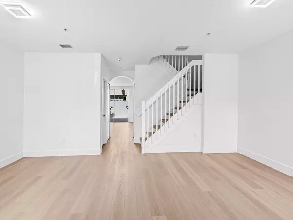 Hialeah, FL 33018,8079 W 36th AVE 6