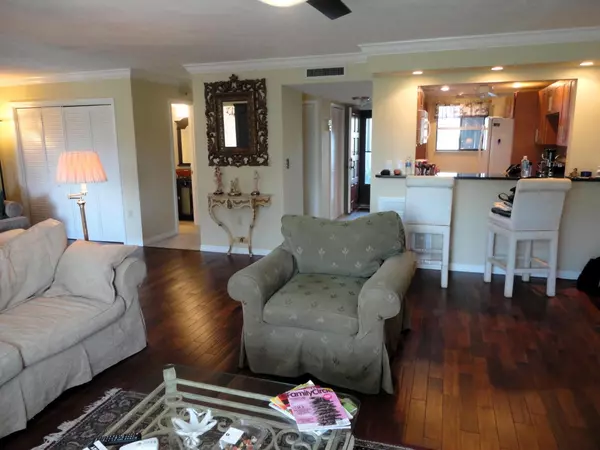 Stuart, FL 34997,5433 SE Miles Grant RD E-104