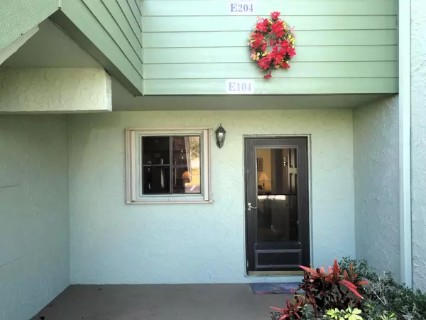 Stuart, FL 34997,5433 SE Miles Grant RD E-104
