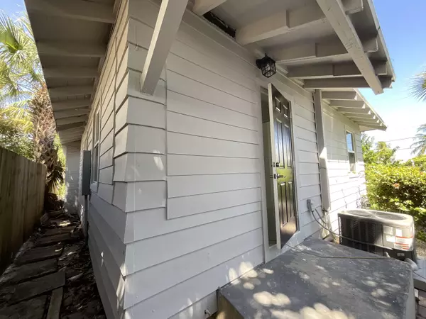 West Palm Beach, FL 33405,3007 Georgia AVE