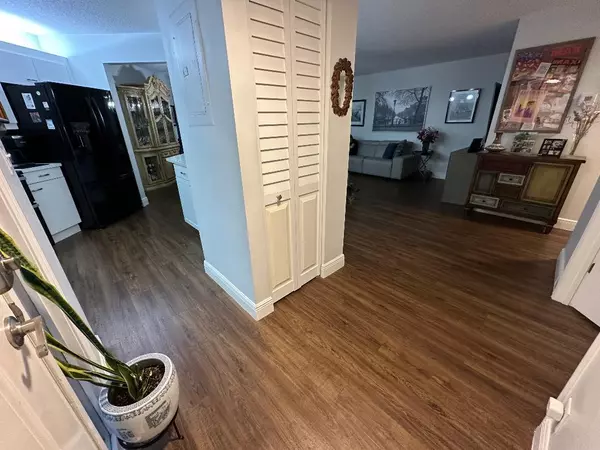 Boca Raton, FL 33433,5900 Camino Del Sol 203